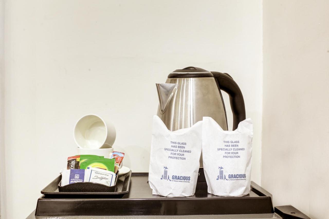 Gracious By Vishesh Hotels & Home Stay New Delhi Luaran gambar