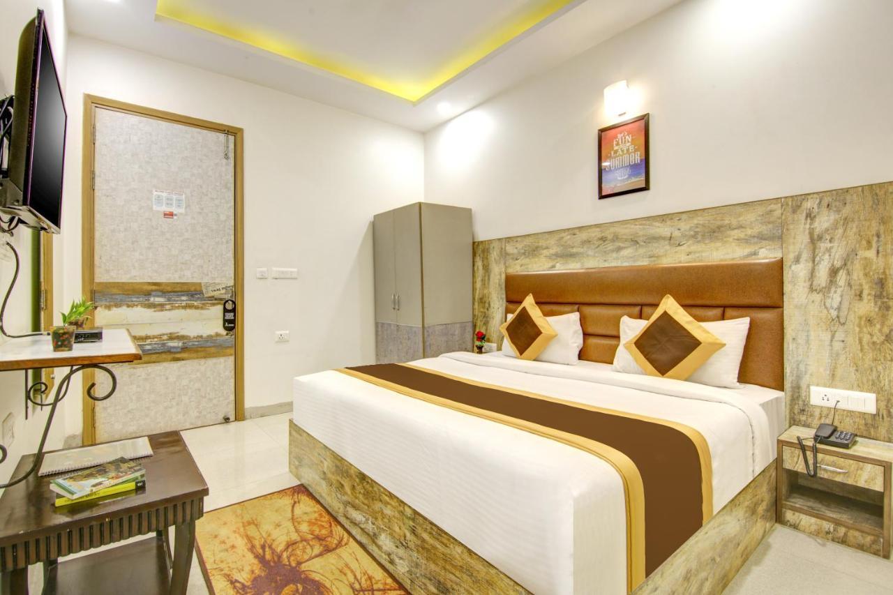 Gracious By Vishesh Hotels & Home Stay New Delhi Luaran gambar