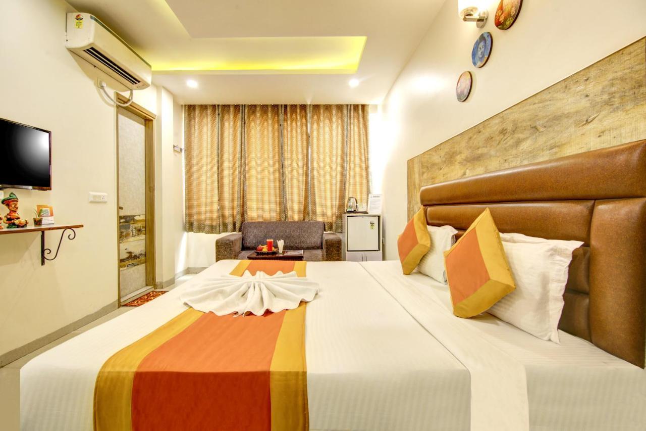Gracious By Vishesh Hotels & Home Stay New Delhi Luaran gambar