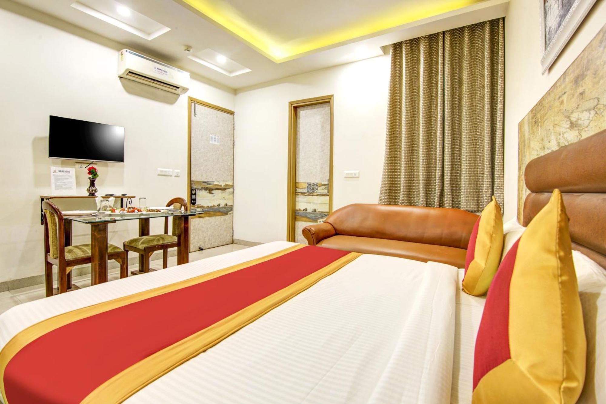Gracious By Vishesh Hotels & Home Stay New Delhi Luaran gambar