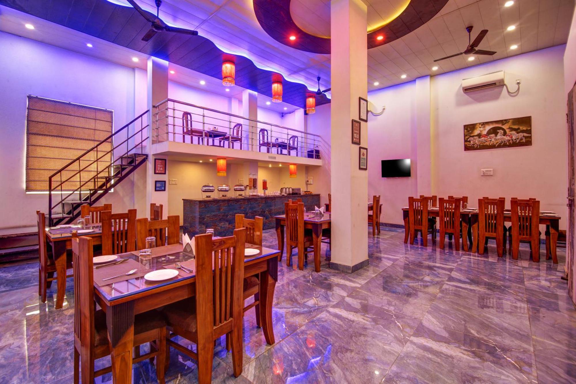 Gracious By Vishesh Hotels & Home Stay New Delhi Luaran gambar
