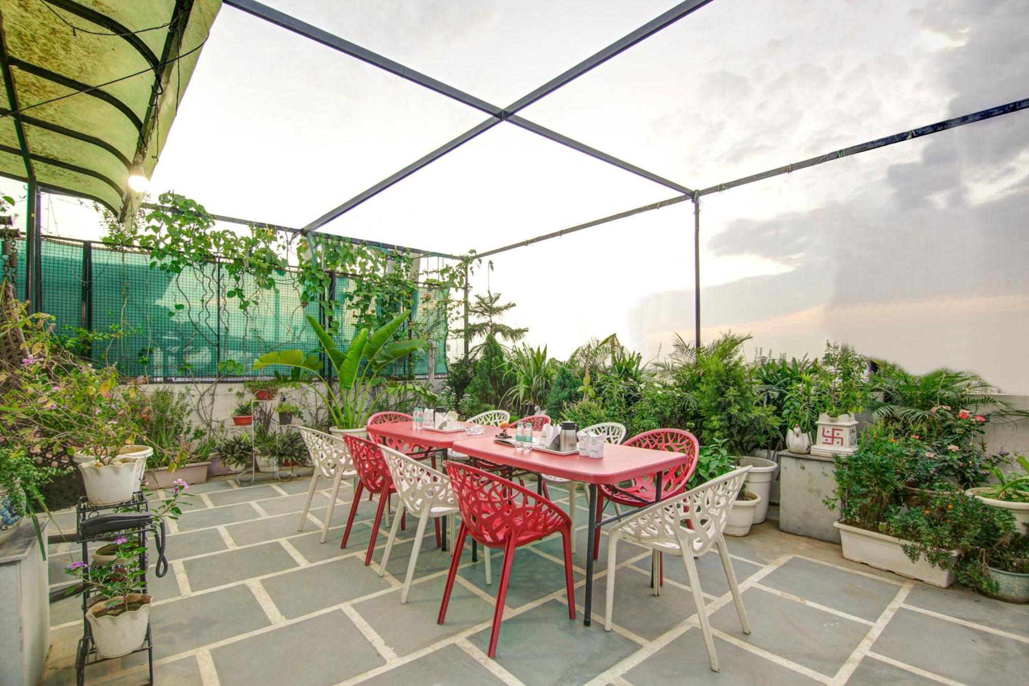 Gracious By Vishesh Hotels & Home Stay New Delhi Luaran gambar
