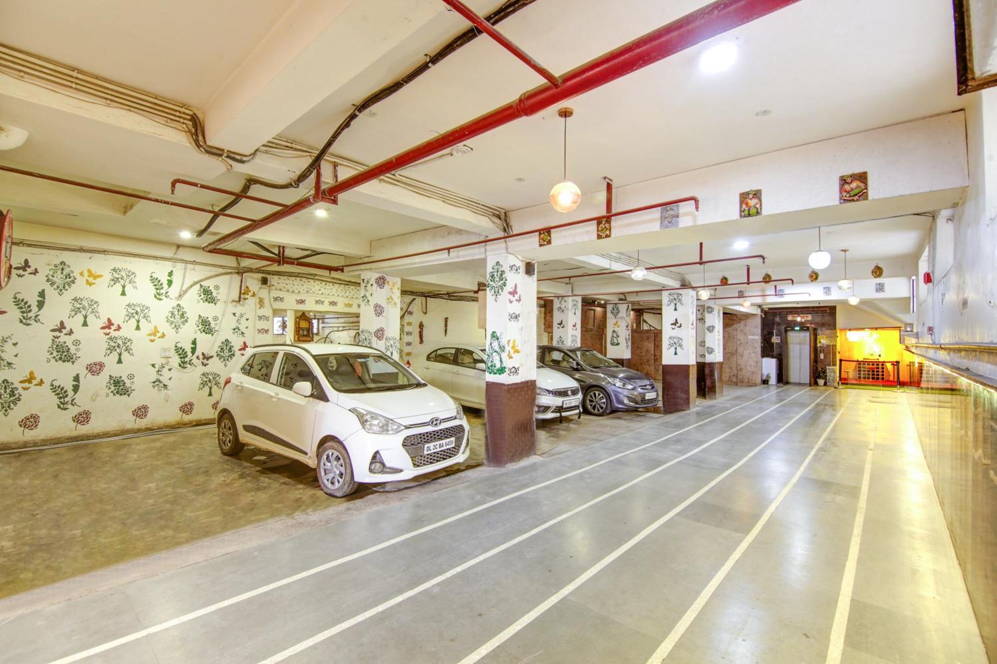 Gracious By Vishesh Hotels & Home Stay New Delhi Luaran gambar