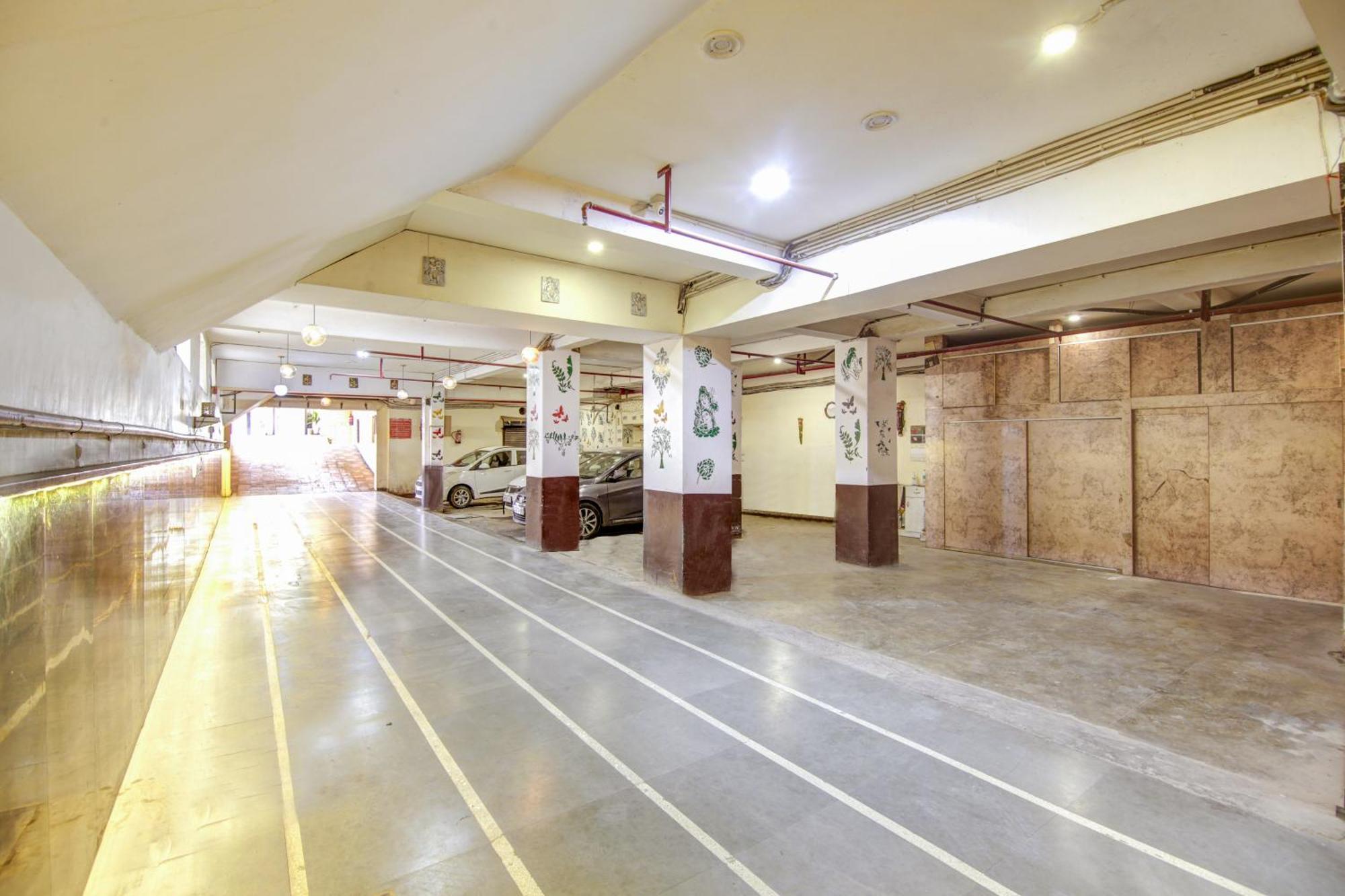 Gracious By Vishesh Hotels & Home Stay New Delhi Luaran gambar