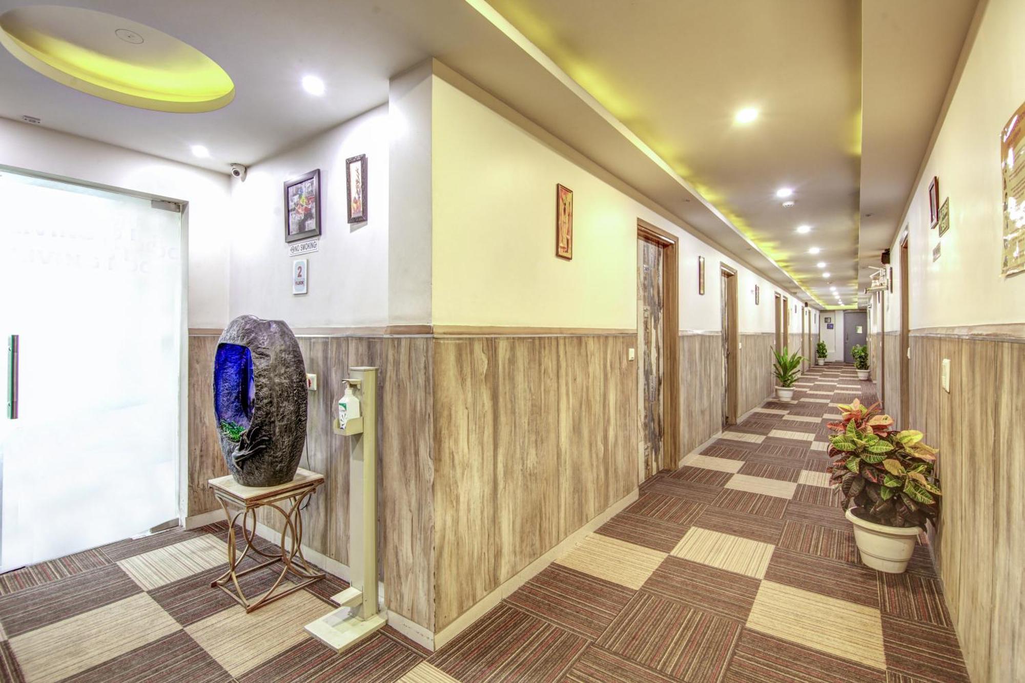 Gracious By Vishesh Hotels & Home Stay New Delhi Luaran gambar
